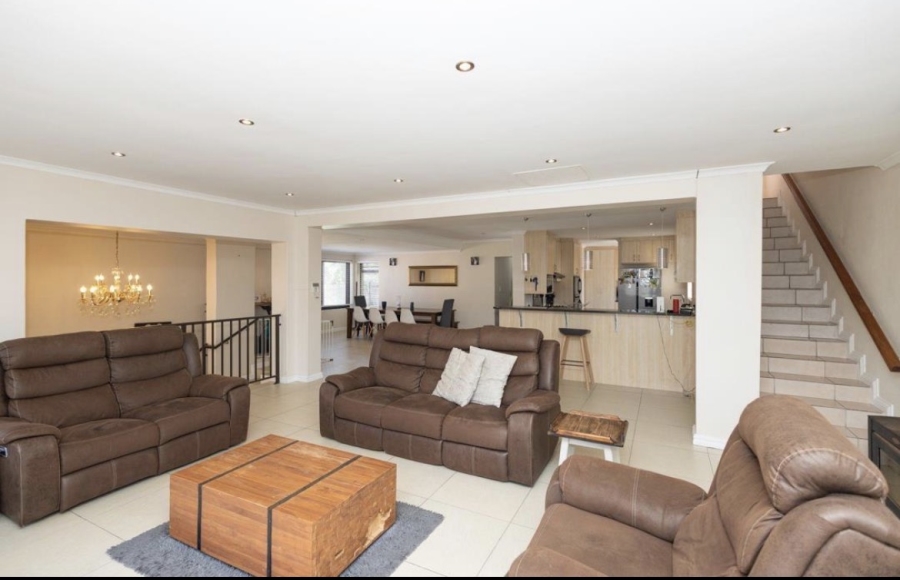4 Bedroom Property for Sale in Flamingo Vlei Western Cape